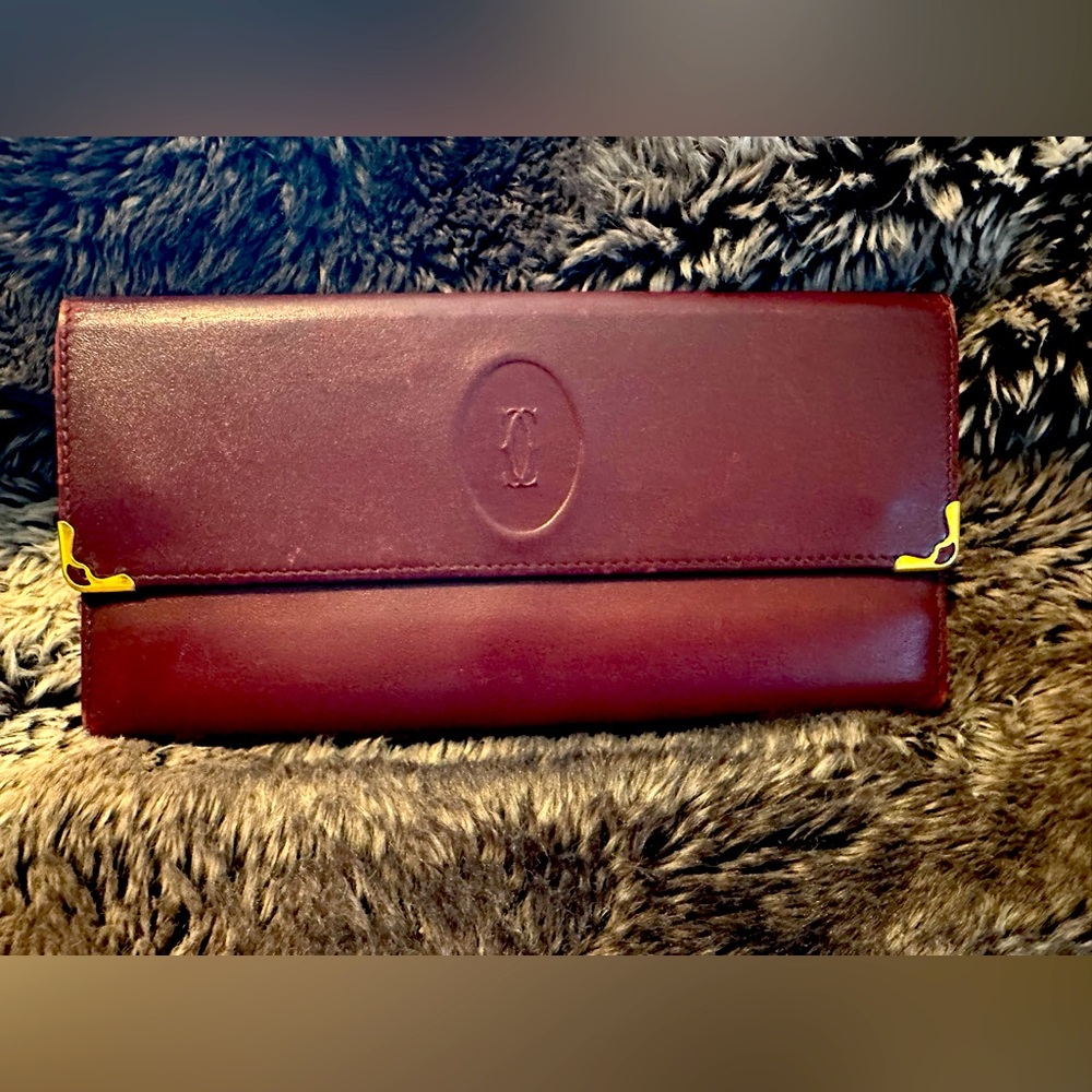 Cartier Embossed Bi-Fold OrganizerWallet with Kiss Lock